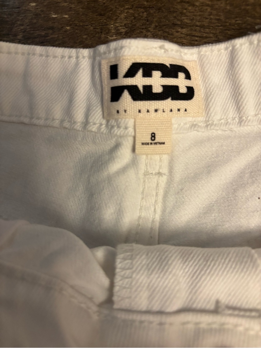 KBB by Kahlana Womens White Frayed Hem Denim Shorts Baggy Barrel Style Sz 8 NWT - Picture 4 of 10
